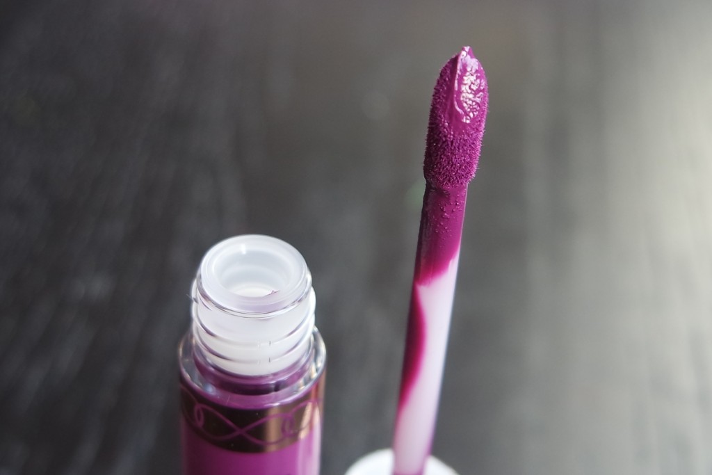 ABH Liquid Lipstick Doe Foot Applicator