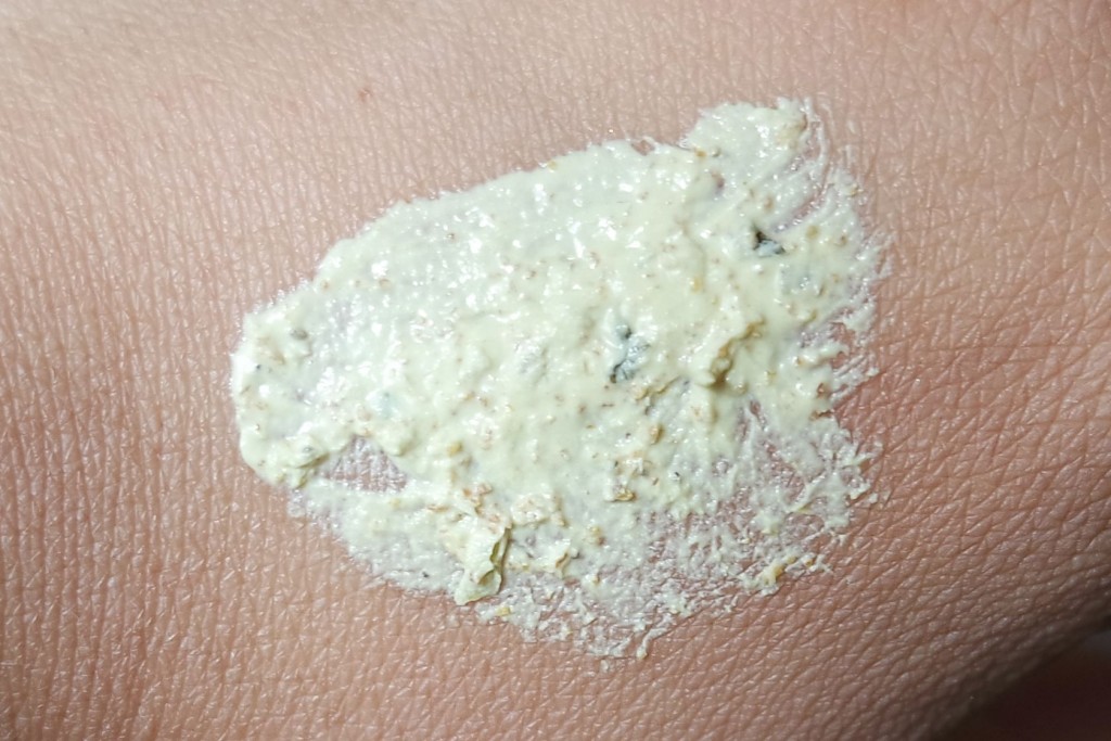 Lush Brazened Honey Macro