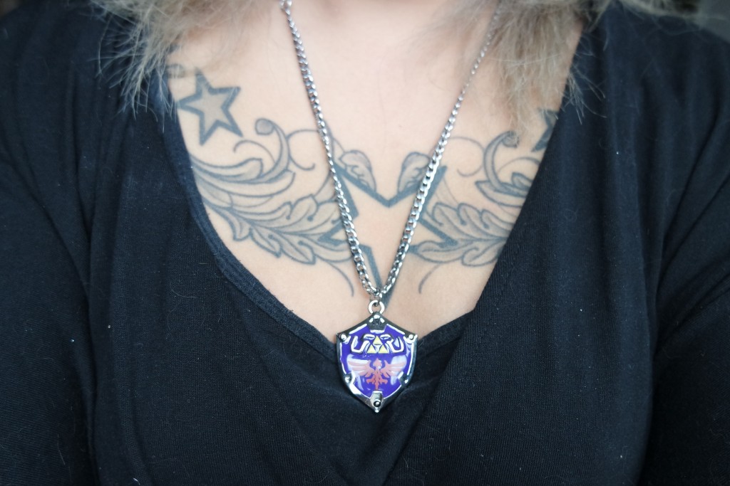 Zelda Hylian Shield Necklace 02