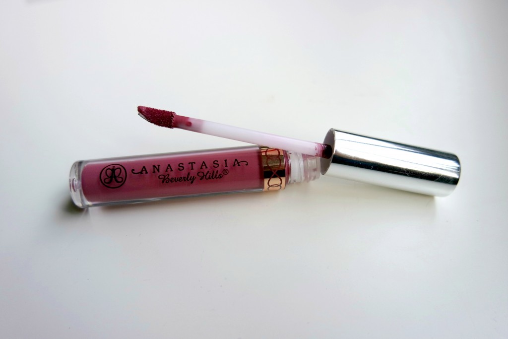 Anastasia Beverly Hills Catnip 04