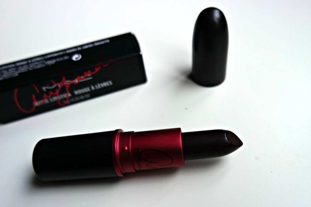 MAC Viva Glam Ariana Grande 01