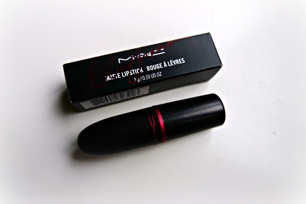 MAC Viva Glam Ariana Grande 02