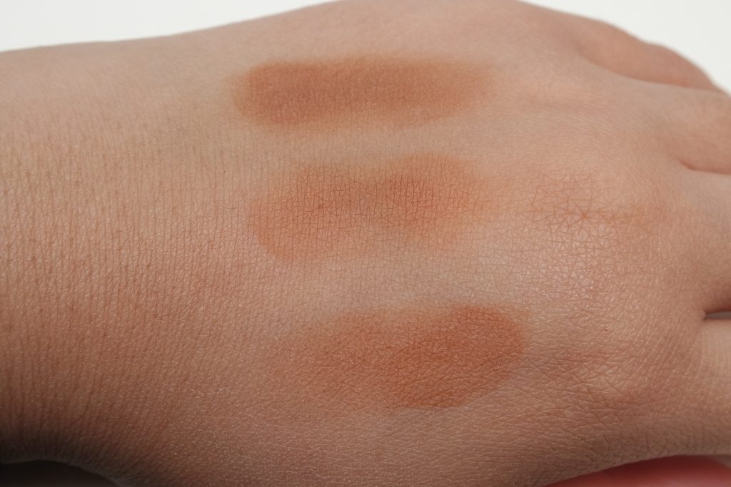 Artdeco Bronzing Powder Compact Almond (50) Swatches