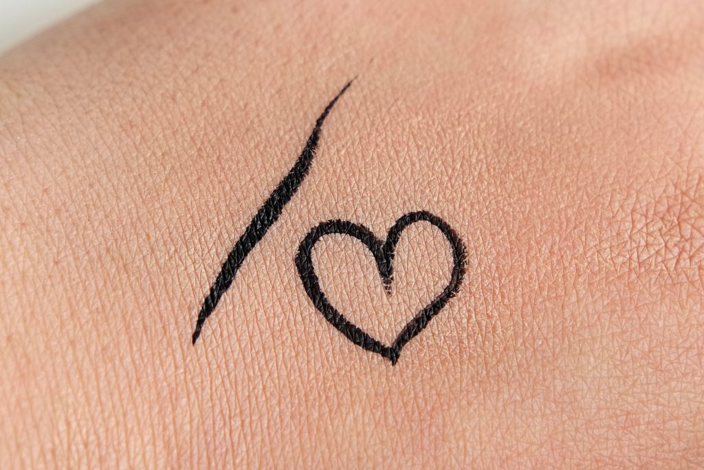 Kat von D Tattoo Liner in Trooper Swatch
