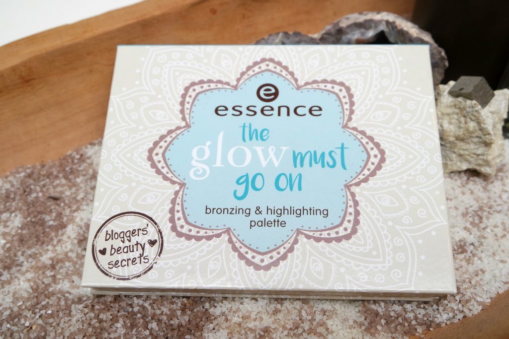 Essence the Glow Must Go On palette Beautylab 01