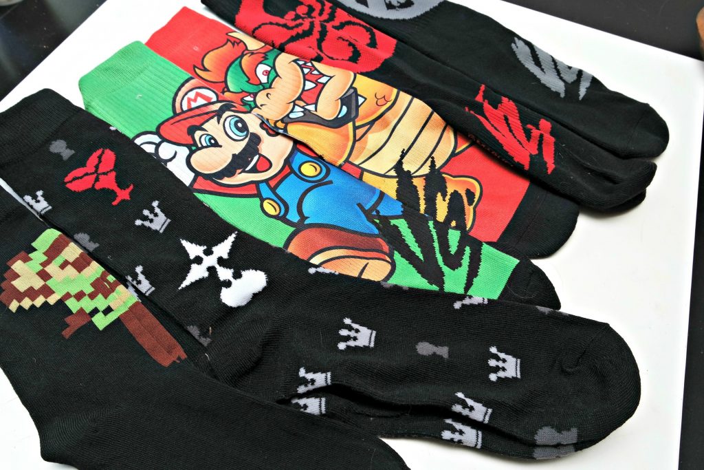 Lootcrate Lvl Up Socks March April 2016 02