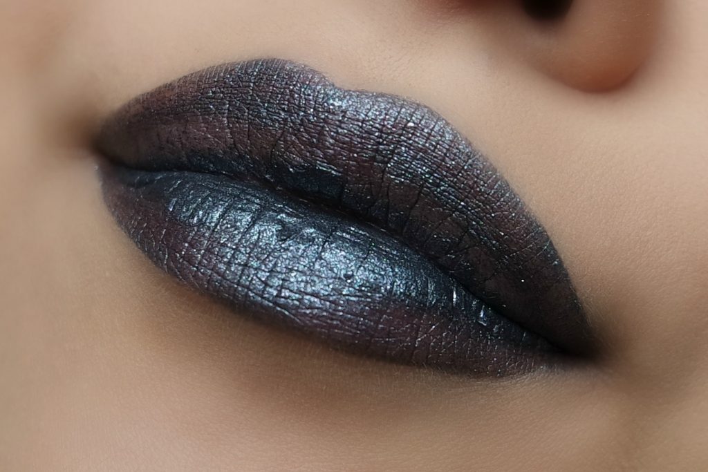 Kylie Cosmetics KyMajesty Swatch 02