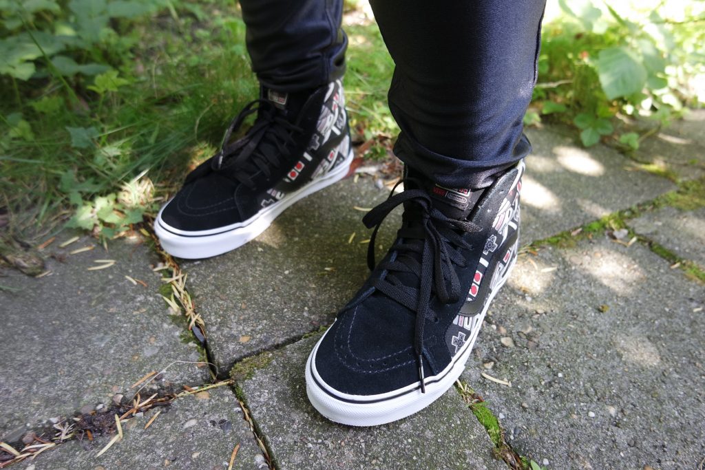 Vans x Nintendo Controller SK8-Hi Reissue Shoes 08