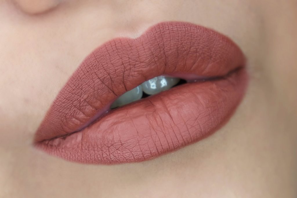 Kylie Cosmetics Lipkit in Ginger Swatch 01