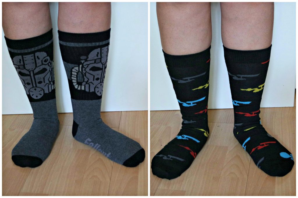 Loot crate lvl up socks Dystopia june 2016 03