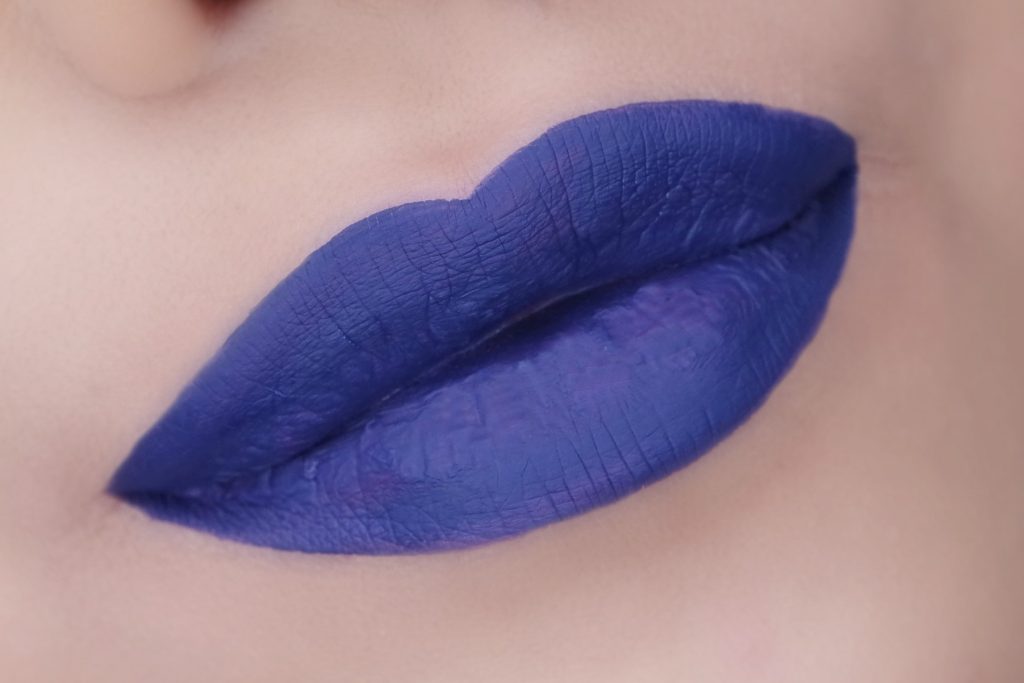 kat-von-d-echo-everlasting-liquid-lipstick-swatch-01-the-beautynerd