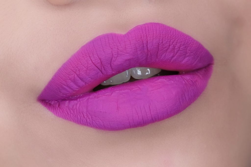 kat-von-d-l-u-v-everlasting-liquid-lipstick-swatch-01-the-beautynerd