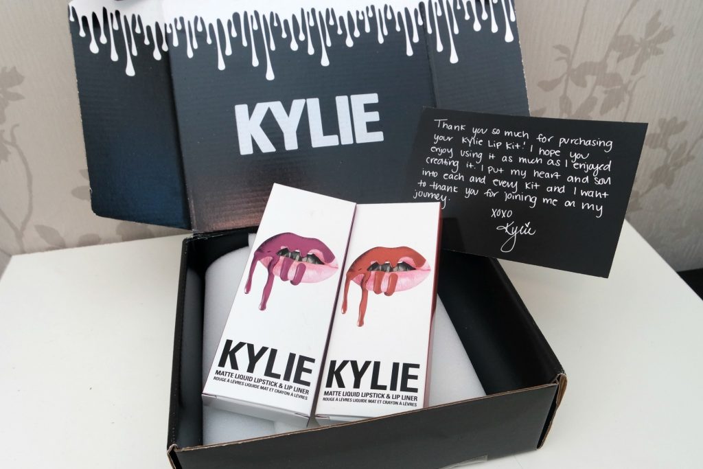 kylie-pumpkin-and-spice-lip-kit-02