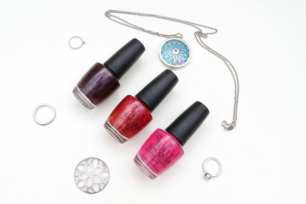 opi-breakfast-at-tiffanys-holiday-2016-02