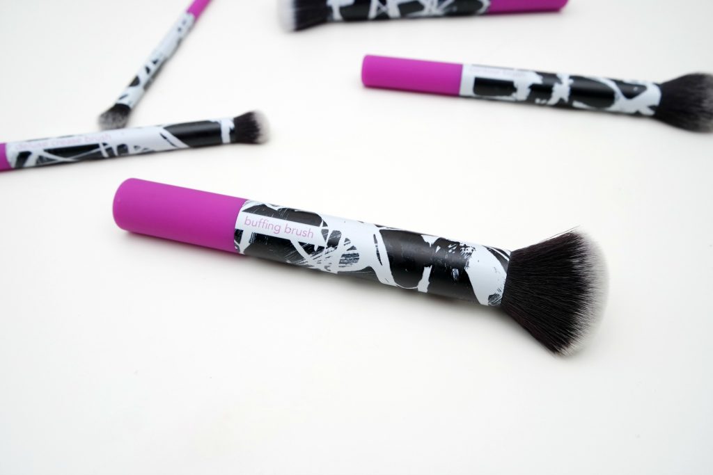 real-techniques-buffing-brush-your-picks-berlin-01