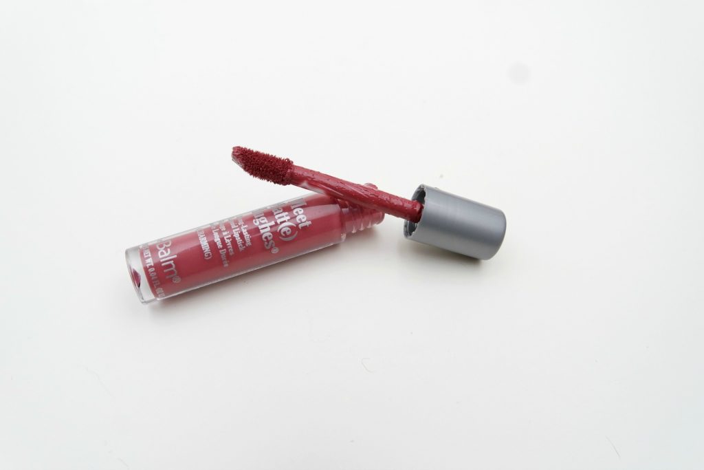 thebalm-meet-matte-hughes-6-mini-long-lasting-liquid-lipsticks-set-07