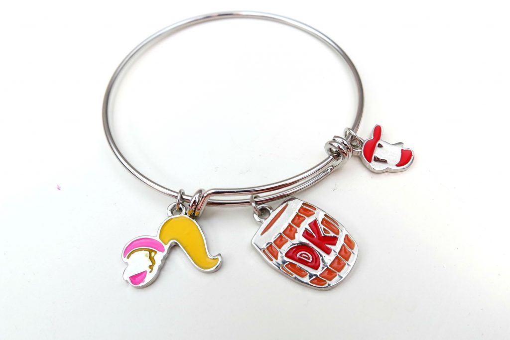 gamer-girl-monthly-september-2016-donkey-kong-country-bracelet-02