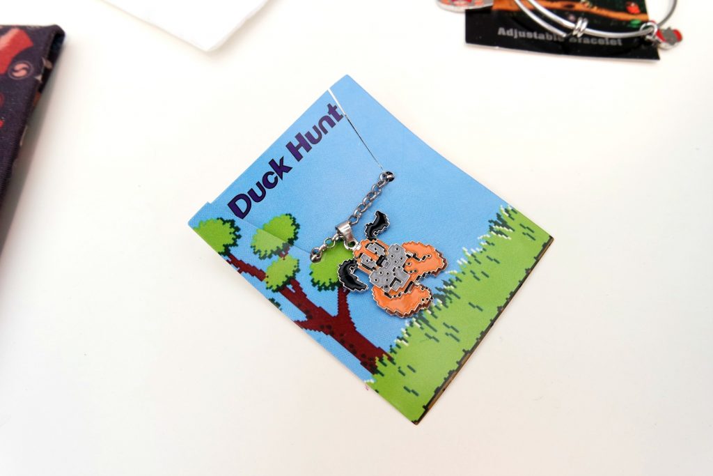 gamer-girl-monthly-september-2016-duck-hunt-necklace-01