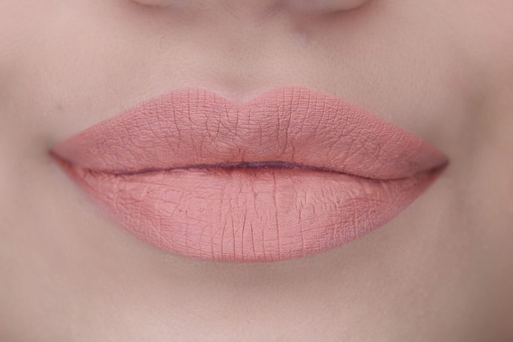 jouer-creme-brulee-long-wear-lip-cream-01