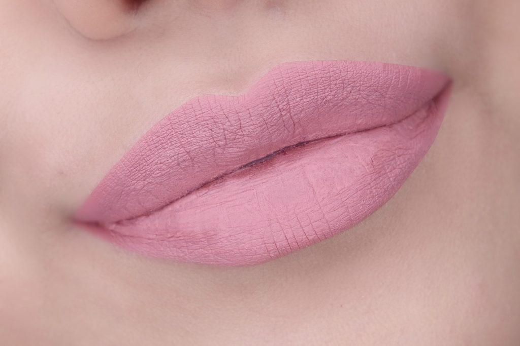 jouer-dulce-de-leche-long-wear-lip-cream-01