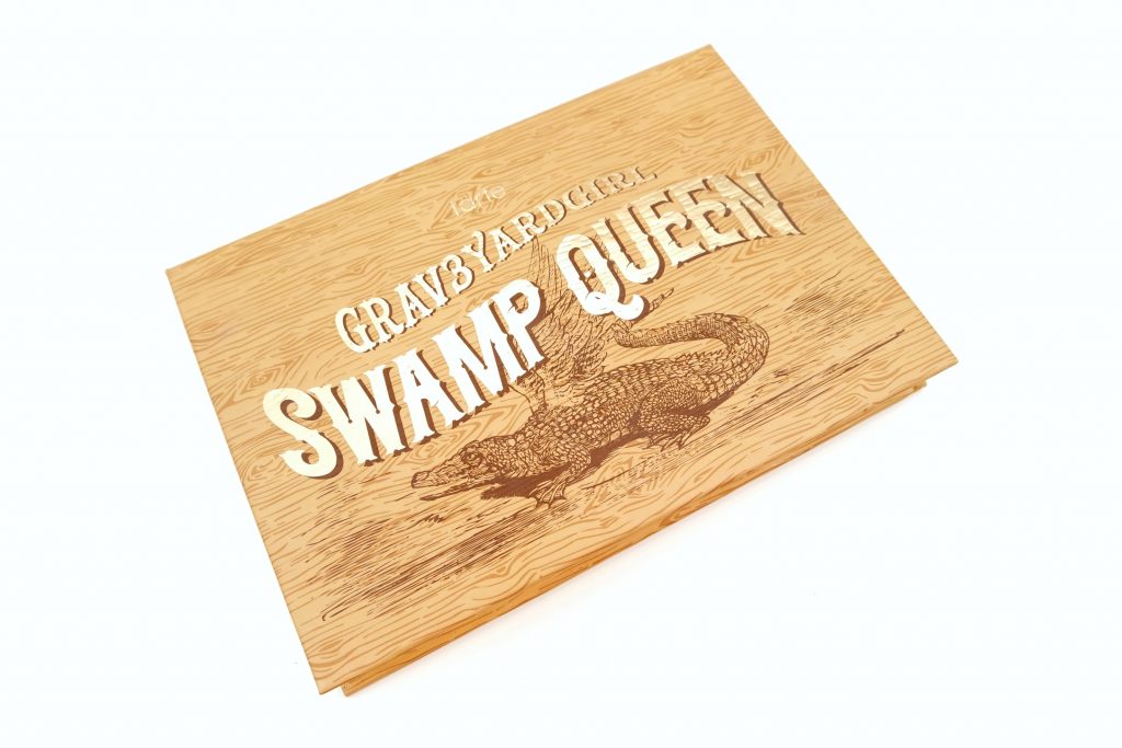 tarte-x-grav3yardgirl-swamp-queen-palette-05