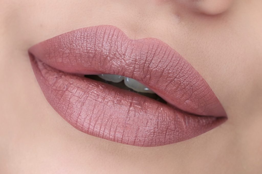 tarte-x-grav3yardgirl-texas-toast-lip-paint