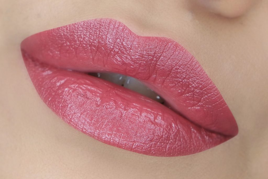bobbi-brown-true-rose-lipstick