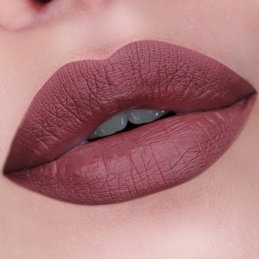Jeffree Star Family Jewels Swatch - The Beautynerd 01