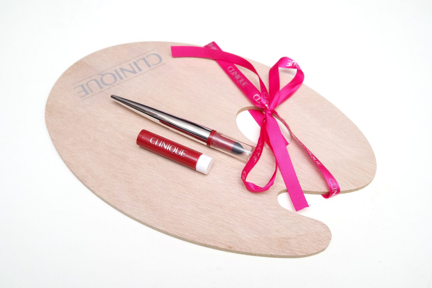 Clinique Pop Lip Shadow Cushion Matte Lip Powder in Crimson Pop