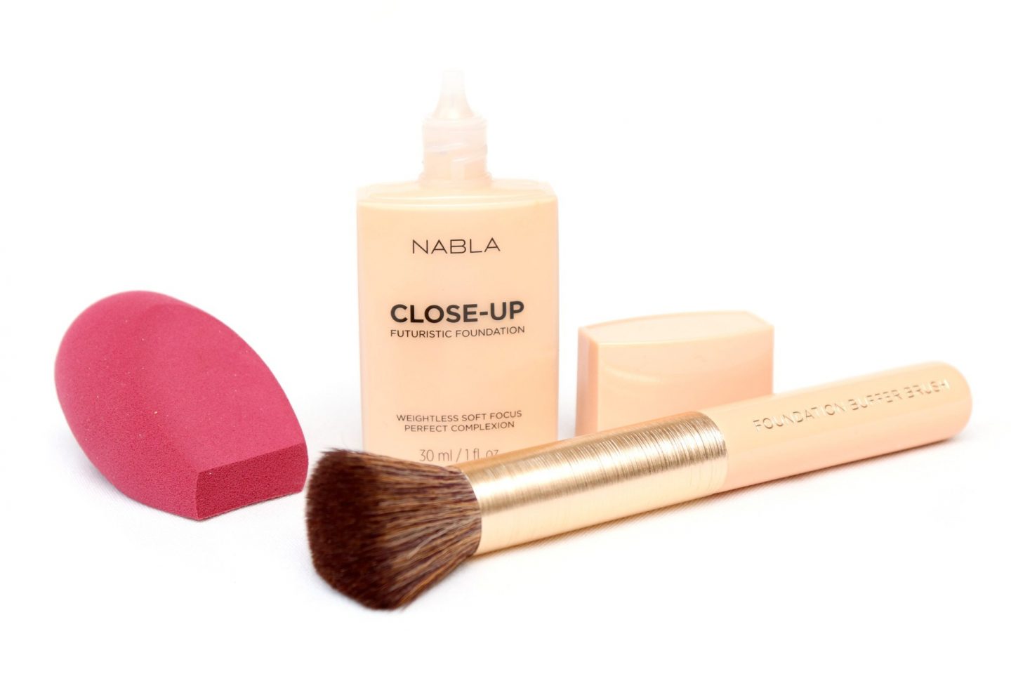 NABLA CLOSE-UP Futuristic Foundation Review