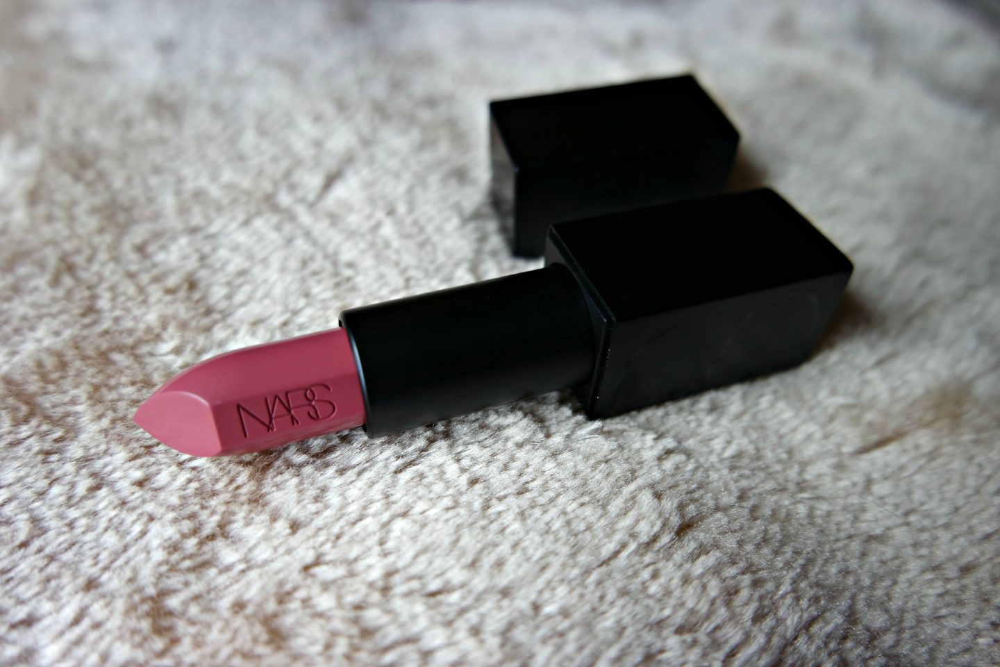 NARS Audacious Lipstick in Anna