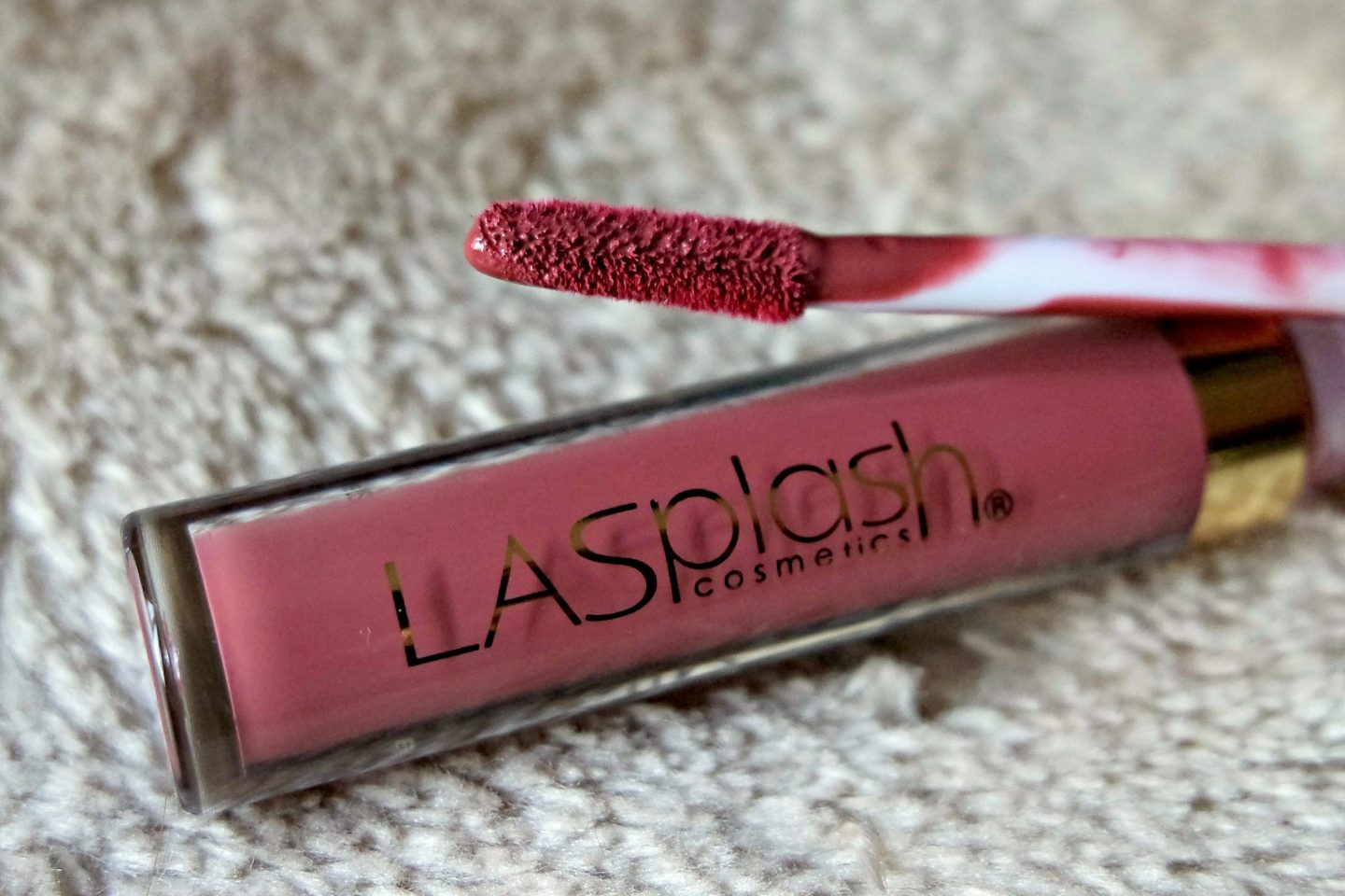 LA Splash Lip Couture in Latte Confession