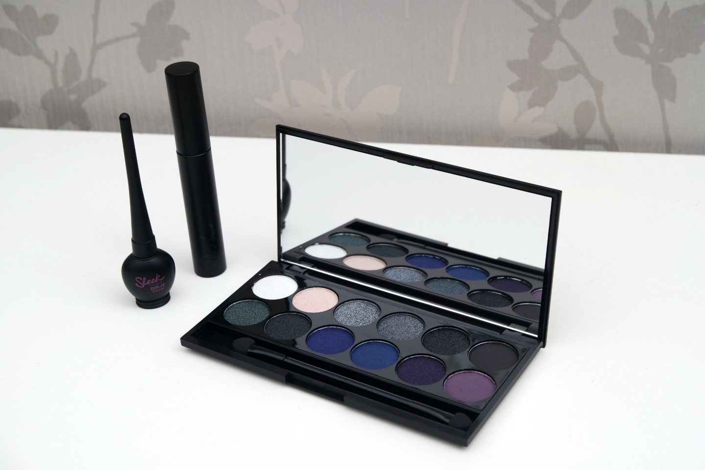 Sleek Smoke & Mirrors Christmas Gift Set